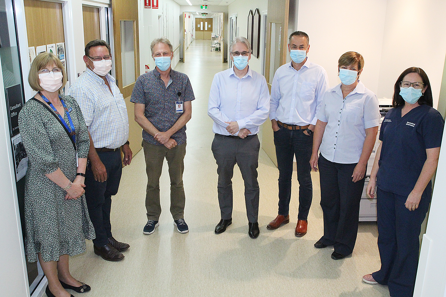 Photo of CQ Health Chief Operating Officer Pauline McGrath, Executive Director Rockhampton Business Unit Andrew Jarvis, ICU Clinical Director Assoc Prof David Austin, Director-General Queensland Health Shaun Drummond, Chief Operating Officer Queensland Health Dr David Rosengren, ICU Nurse Unit Manager Karen Smith and Donation Specialist Nurse Coordinator Josephine Reoch.